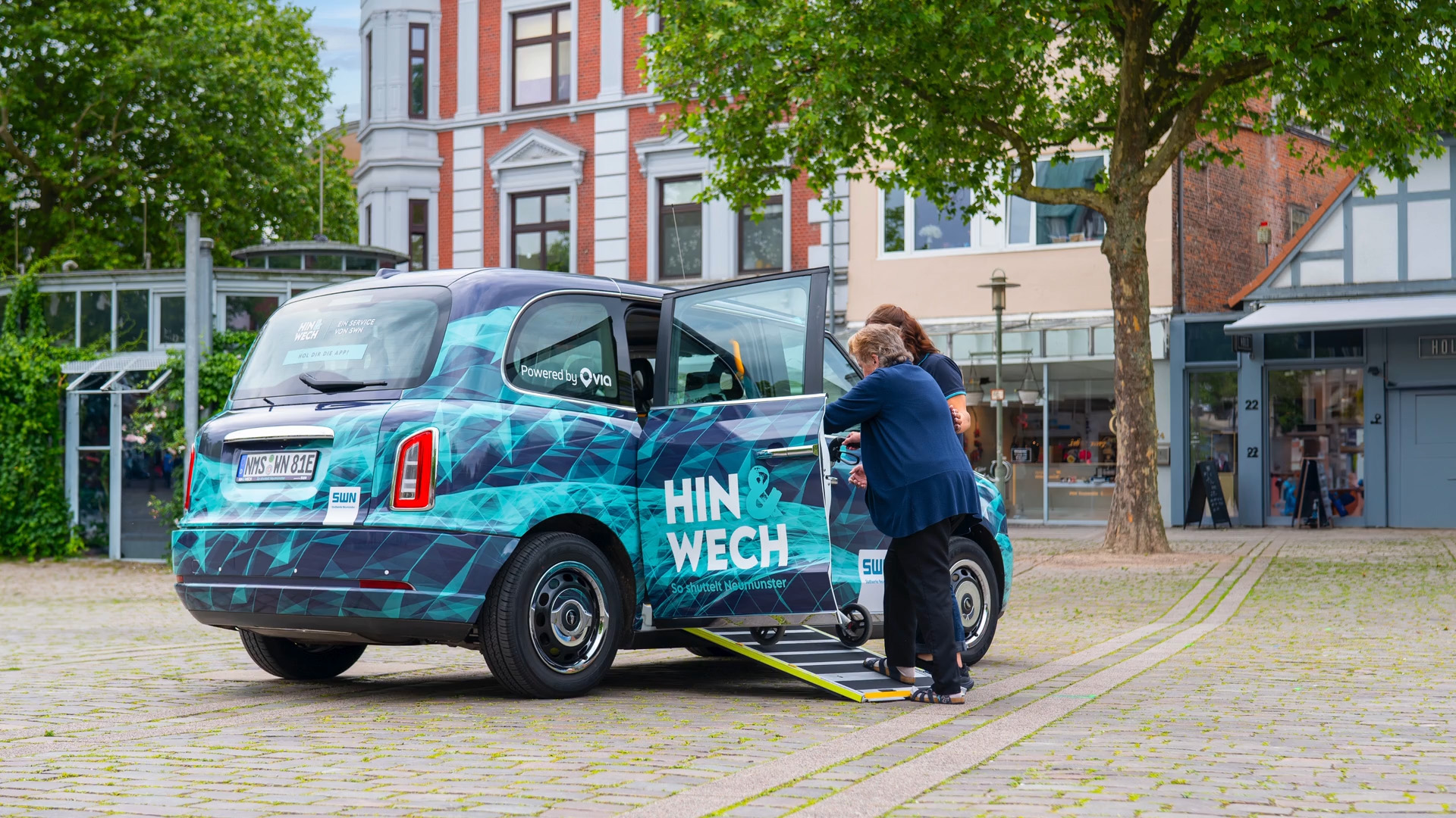 DACH website hero video-poster image